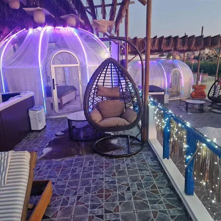 Gloo Glamping 
